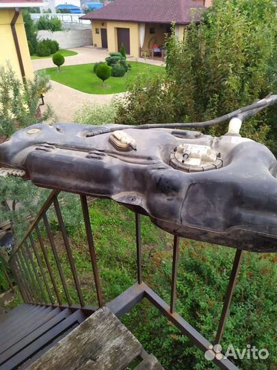 Бензобак на peugeot 207