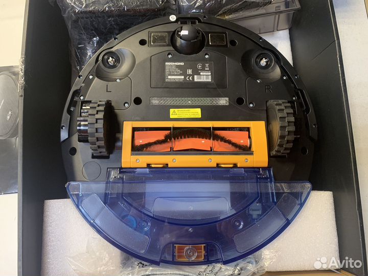 Робот-пылесос redmond RV-R650S, черный