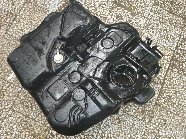 Бензобак Vw caddy 3 под ремонт