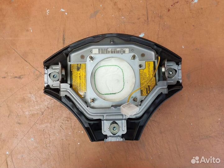 Toyota Yaris. Funcargo. Platz vitz