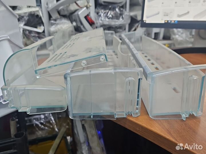 Балкон полка на холодильник Bosch