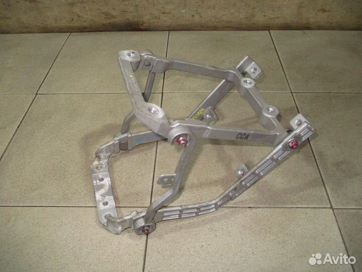 Кронштейн (сопут. товар) Hyundai Tucson (JM) 2004