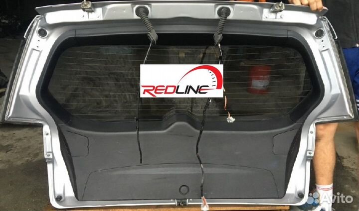 Крышка багажника Mitsubishi Outlander серебристая