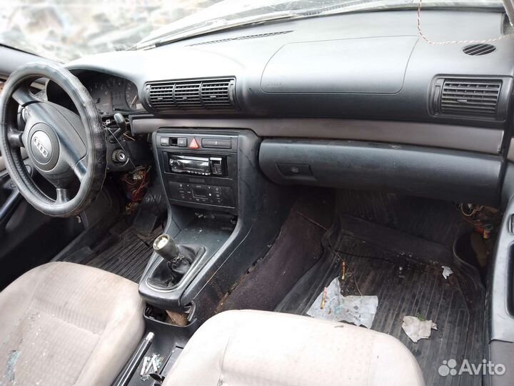 Ауди а4 б5 Audi a4 бензин Двс 1.6 МКПП