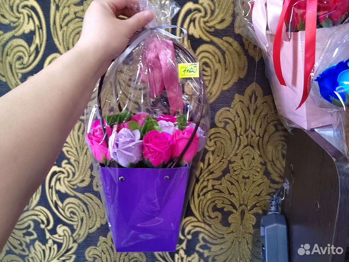 Букеты цветов из мыльных роз