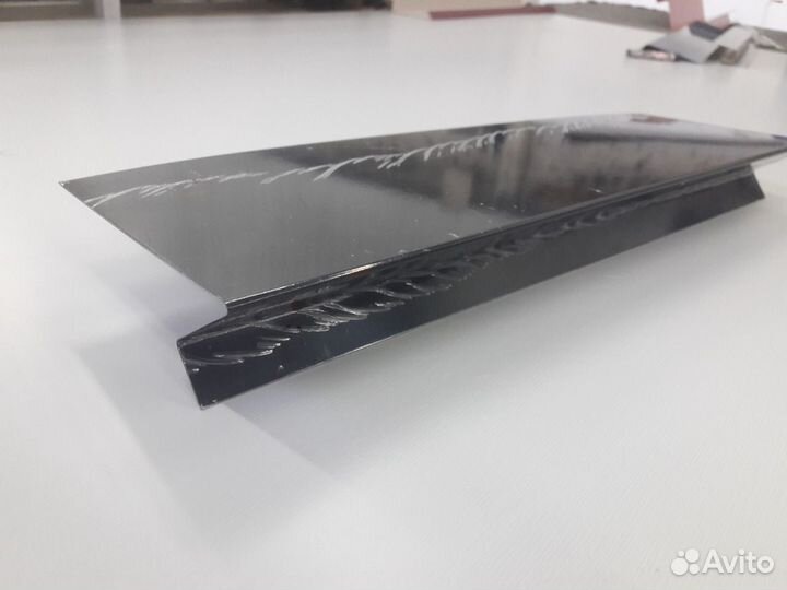 Свес кровельный 210*40*20 RAL 9005