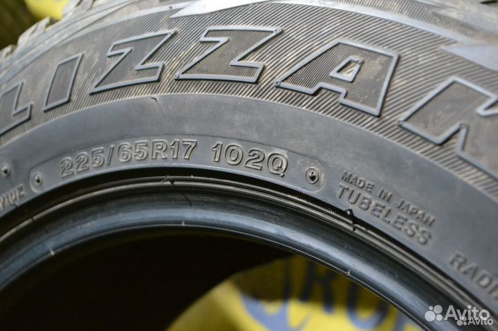 Bridgestone Blizzak DM-V1 225/65 R17