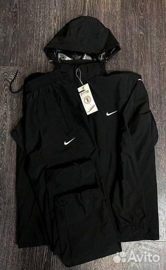Костюм Nike куртка и штаны новые