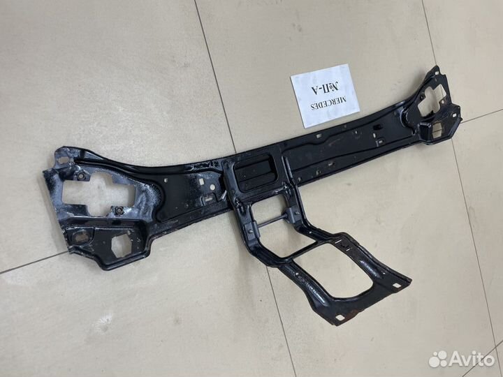 Передняя панель (центральная) Mercedes W209