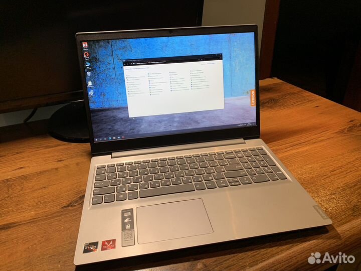 Ноутбук Lenovo s145 Ryzen 3 2200g