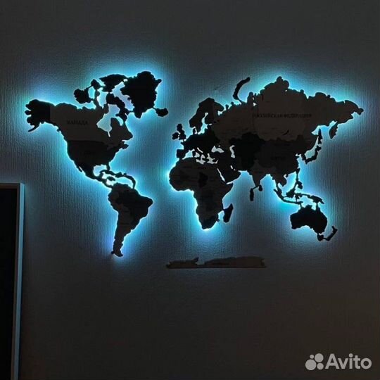 Карта мира из дерева