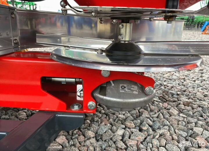 Разбрасыватель удобрений, 2022