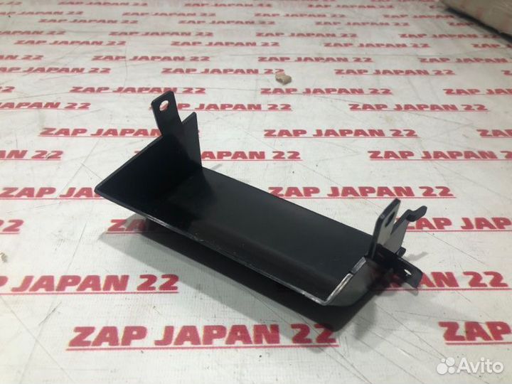 Рамка противотуманной фары передняя левая