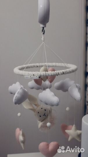 Мобиль на кроватку из фетра