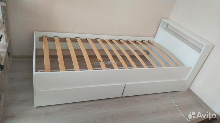 Кровать односпальная с ящиками