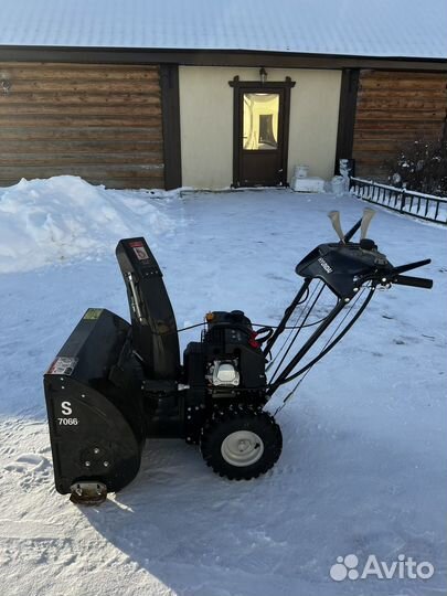 Снегоуборщик бензиновый hyundai S 7066