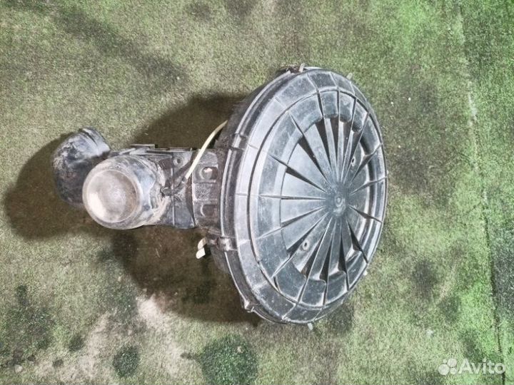 Корпус воздушного фильтра Audi 80 B3 JN 1.8