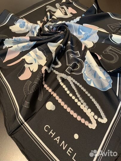 Шелковый платок chanel