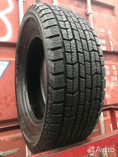 Goodyear Ice Navi Zea 215/65 R16