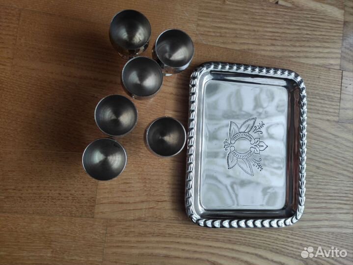 Поднос с рюмками сувенирный