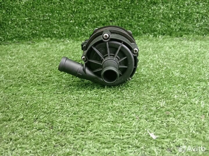 Насос системя охлаждения 04L965567 Audi A3 8V