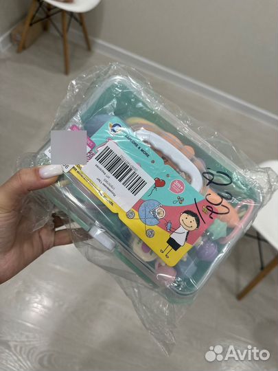 Погримушки и грызунки в контейнере новые