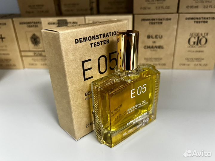 Escentric molecules 05