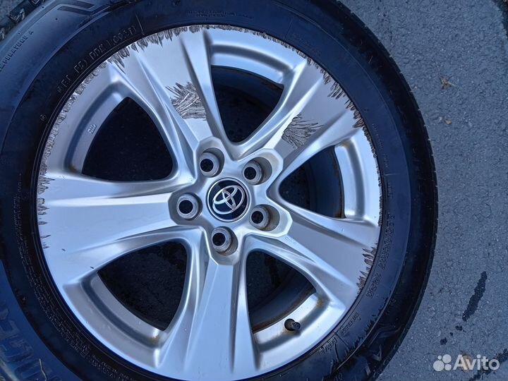 Оригинальные диски с шинами Toyota Harier/RAV4