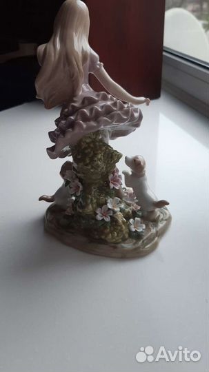 Девочка с собачками