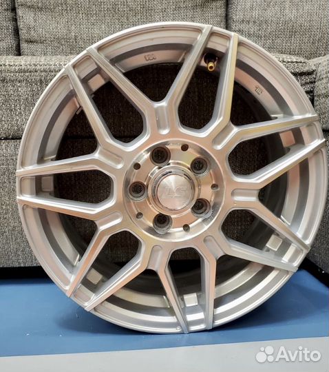 Литые диски на Volkswagen Polo r15