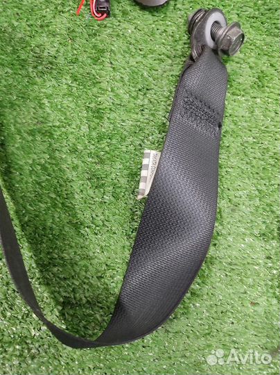 Ремень безопасности передний правый Mitsubishi La