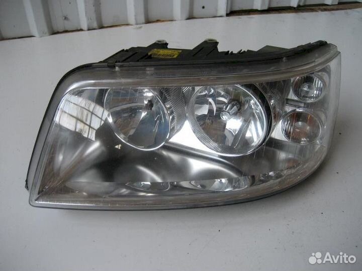 Фара Volkswagen Transporter T5 (2003-2014)