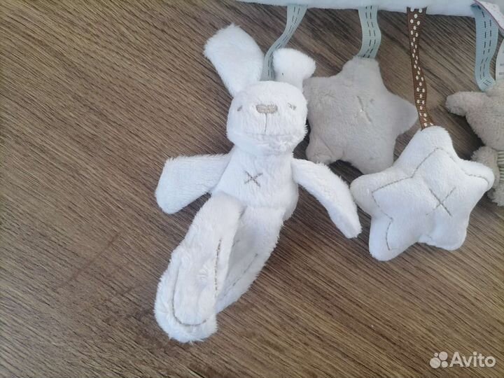 Подвеска с погремушками Зайка со звездами новая