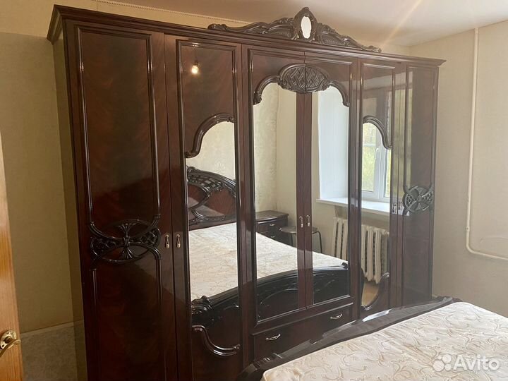 Спальный гарнитур