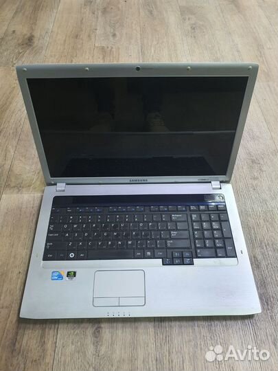 Игровой ноутбук Samsung 17.3