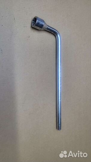 Балонный ключ на mercedes