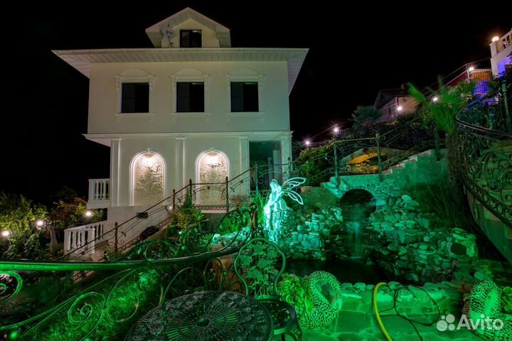 Помощница по хозяйству, возможно (семейная пара)