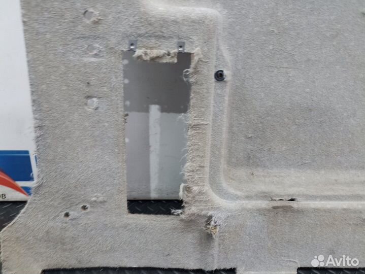 Обшивка боковой стенки правая Renault Premium