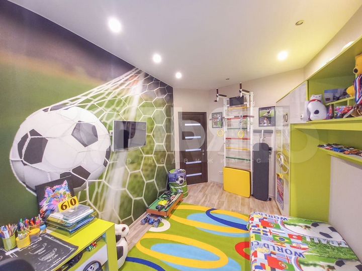 3-к. квартира, 70 м², 1/1 эт.