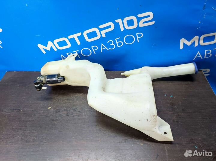 Бачок омывателя с моторчиком Ford Fiesta Mk6