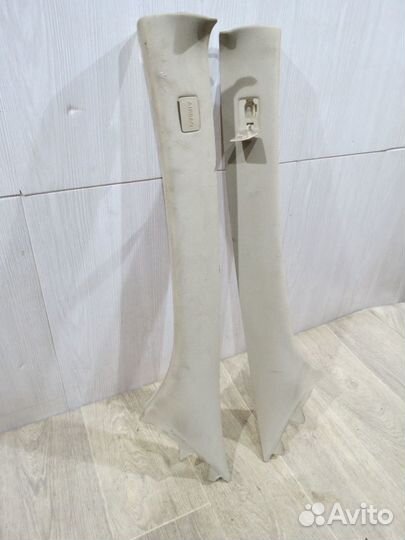 Обшивка передней стойки Jaguar XF