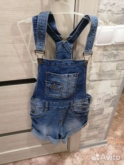 Джинсовый комбинезон для девочки