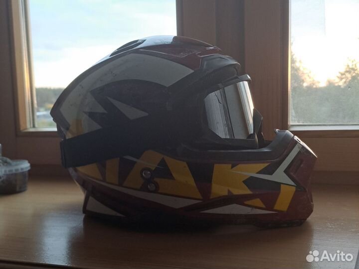 Кроссовый шлем