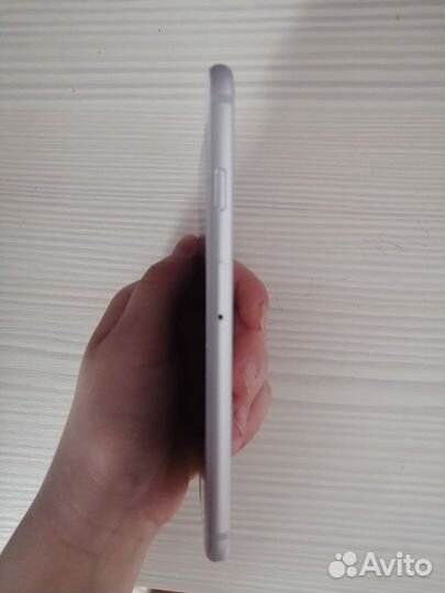 Телефон iPhone 6s