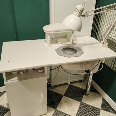 Маникюрный стол с вытяжкой бу