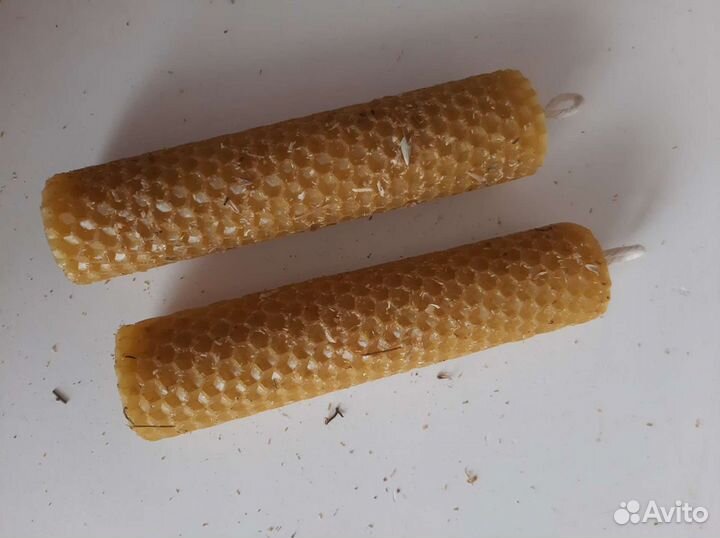 Свеча из вощины с Ромашкой