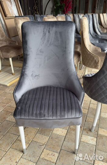 Стол со стульями