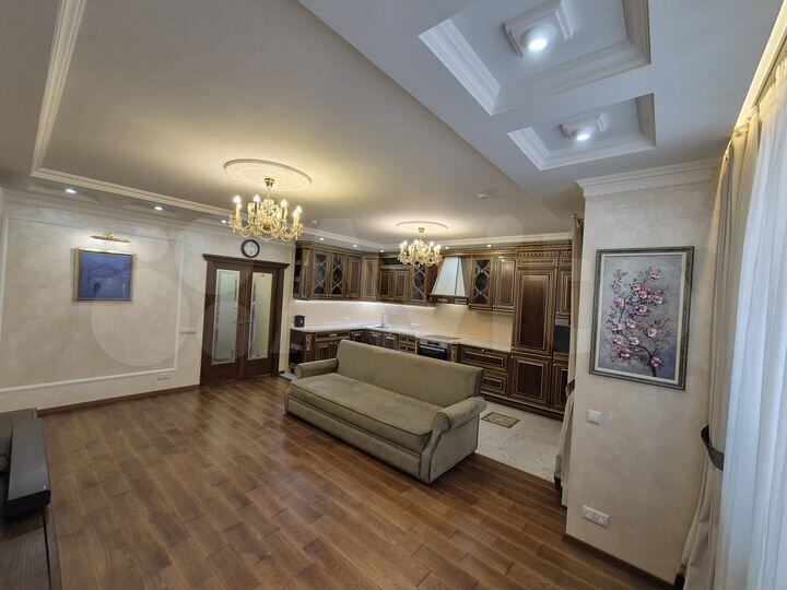 4-к. квартира, 142,7 м², 2/6 эт.