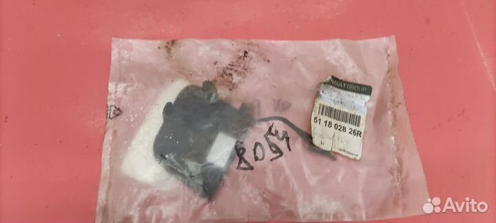 Заглушка буксировочного отверстия Renault Arkana