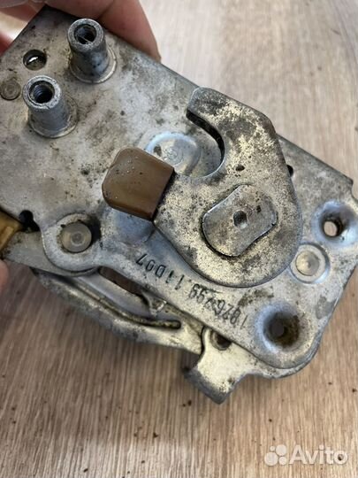 Замок водительской двери BMW E21